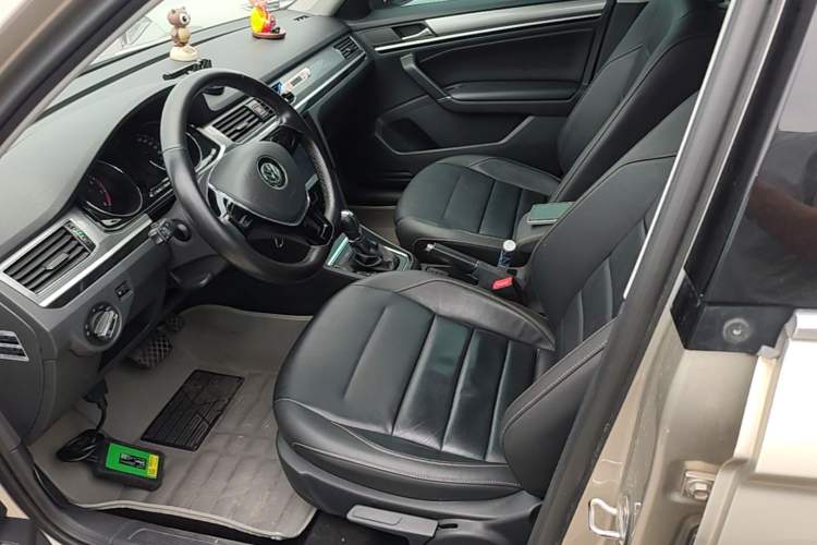 Used Volkswagen Bora 2016 230TSI DSG Comfort Model Left Front Seat