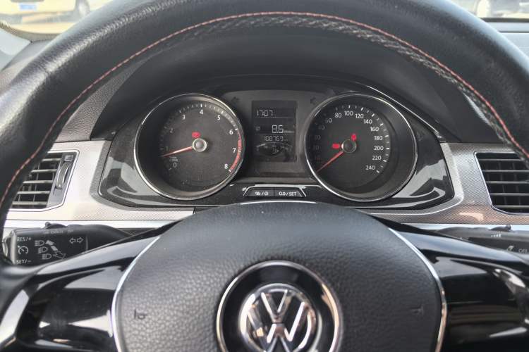 Used Volkswagen Bora 2016 1.6L Manual Comfort Model Odometer Close Up