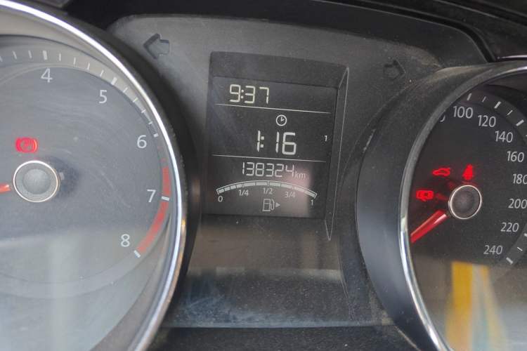 Used Volkswagen Bora 2016 1.6L Manual Comfort Model Odometer Close Up