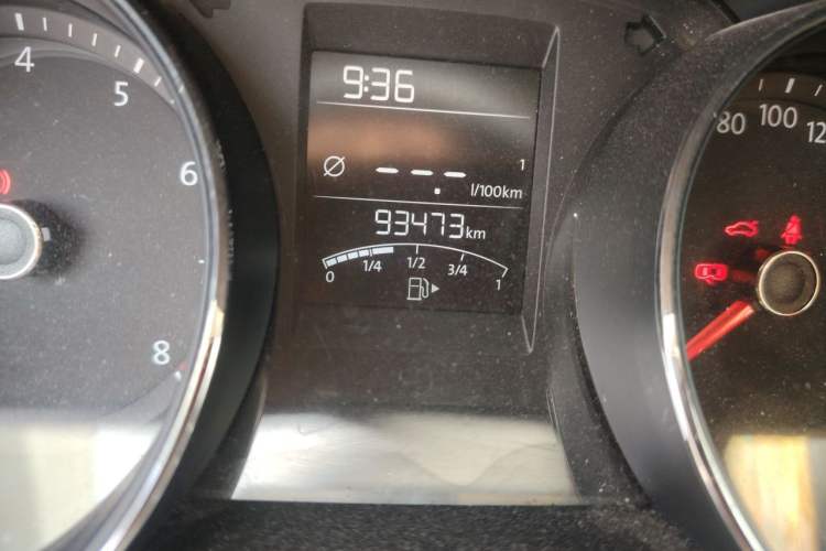 Used Volkswagen Bora 2016 1.6L Manual Comfort Model Odometer Close Up