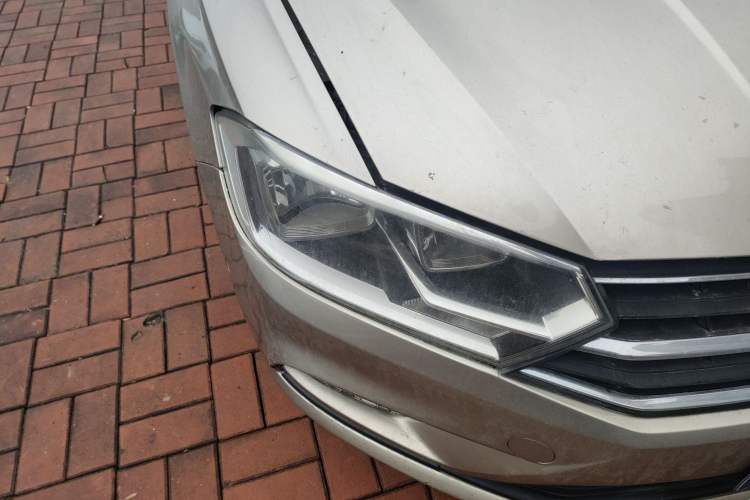 Used Volkswagen Bora 2016 1.6L Automatic Fashion Model Right Front Headlight