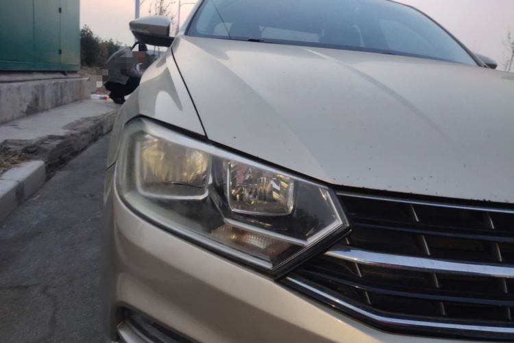 Used Volkswagen Bora 2016 1.6L Manual Comfort Model Right Front Headlight