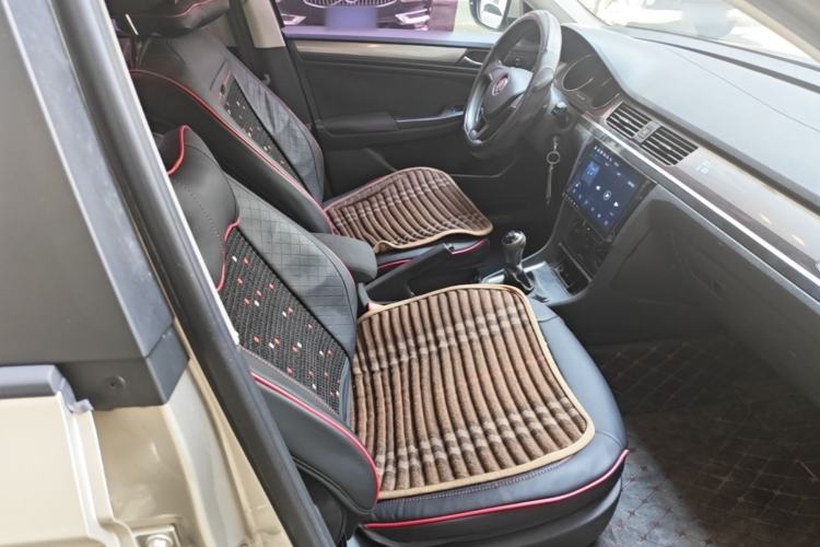 Used Volkswagen Bora 2016 1.6L Manual Fashion Edition Right Front Seat