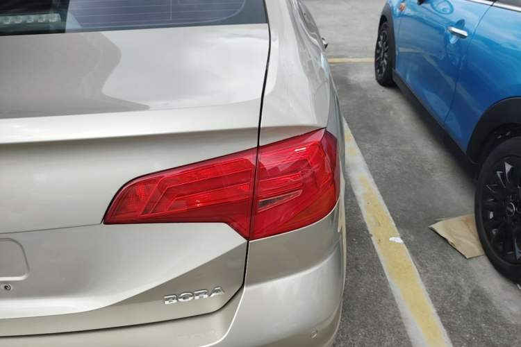 Used Volkswagen Bora 2016 1.6L Automatic Comfort Model Right Rear Taillight
