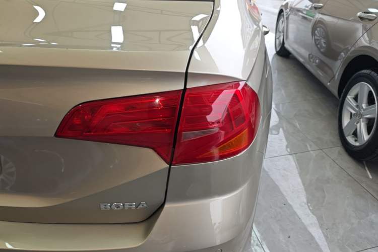 Used Volkswagen Bora 2016 1.6L Automatic Comfort Model Right Rear Taillight