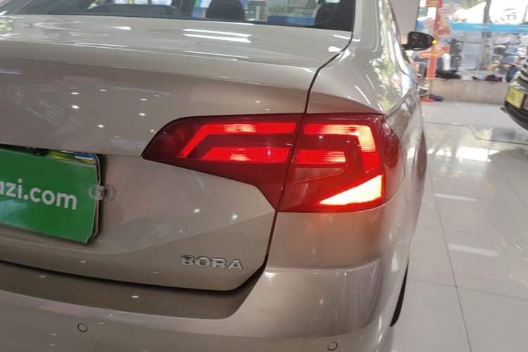 Used Volkswagen Bora 2016 1.6L Automatic Comfort Model Right Rear Taillight