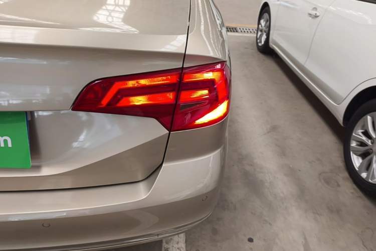 Used Volkswagen Bora 2016 1.6L Automatic Comfort Model Right Rear Taillight