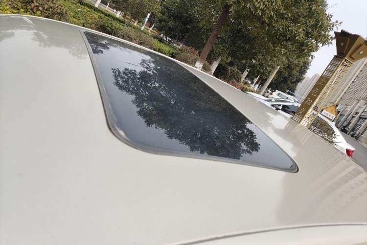 Used Volkswagen Bora 2016 1.6L Automatic Comfort Model Roof