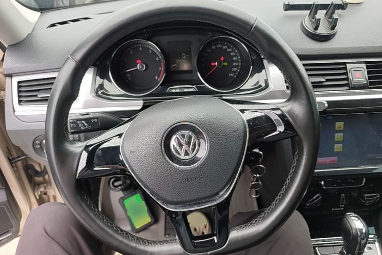 Used Volkswagen Bora 2016 230TSI DSG Comfort Model Steering Wheel