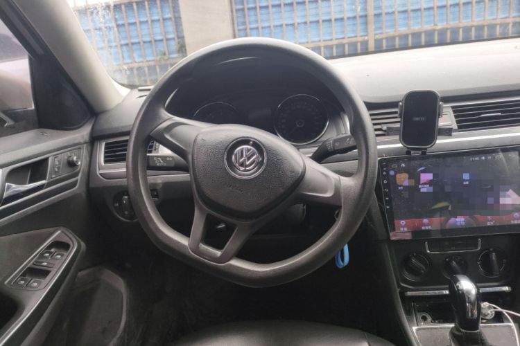 Used Volkswagen Bora 2016 1.6L Automatic Fashion Model Steering Wheel