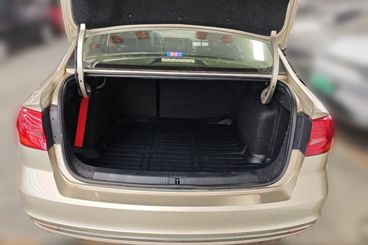 Used Volkswagen Bora 2016 1.6L Automatic Comfort Model Trunk