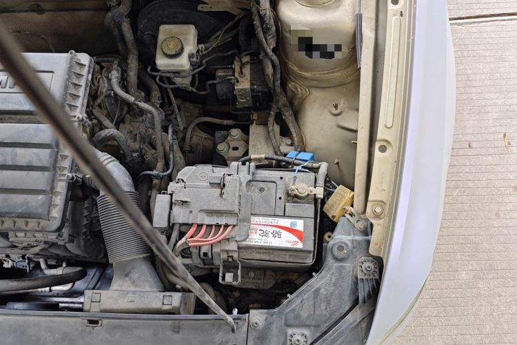Used Volkswagen Bora 2016 1.6L Manual Comfort Model Engine Bay Left