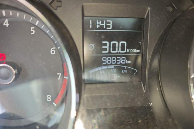 Used Volkswagen Bora 2016 1.6L Manual Comfort Model Odometer Close Up