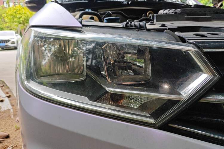 Used Volkswagen Bora 2016 1.6L Manual Comfort Model Right Front Headlight