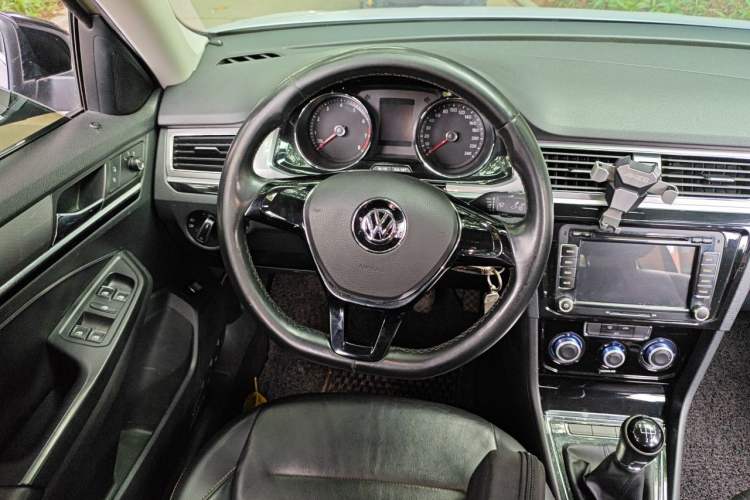 Used Volkswagen Bora 2016 1.6L Manual Comfort Model Steering Wheel