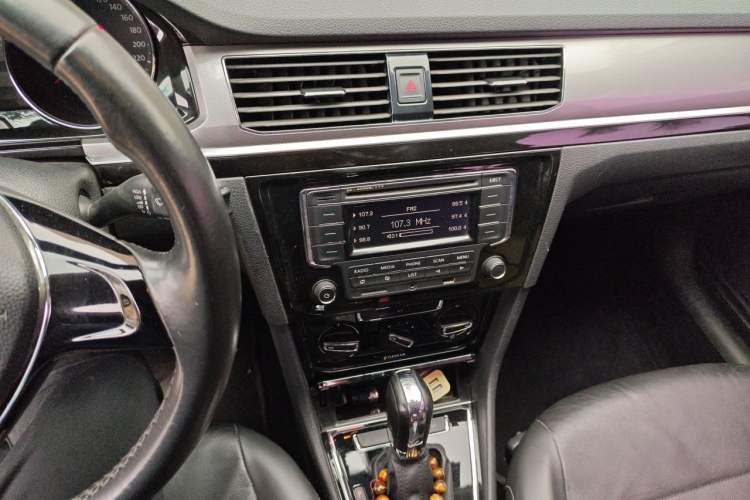 Used Volkswagen Bora 2016 1.6L Automatic Comfort Model Audio And AC Panel