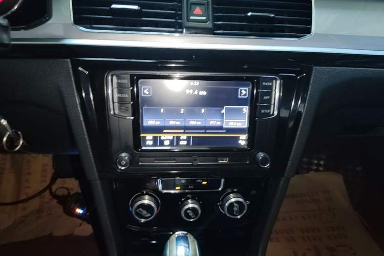Used Volkswagen Bora 2016 1.6L Automatic Comfort Model Audio And AC Panel
