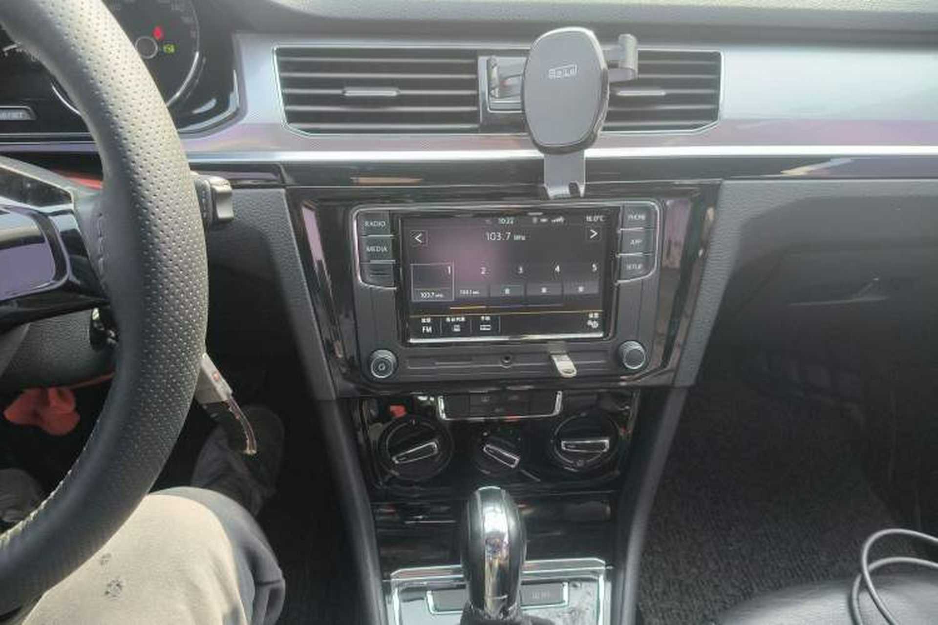 Used Volkswagen Bora 2016 1.6L Automatic Comfort Model Audio And AC Panel