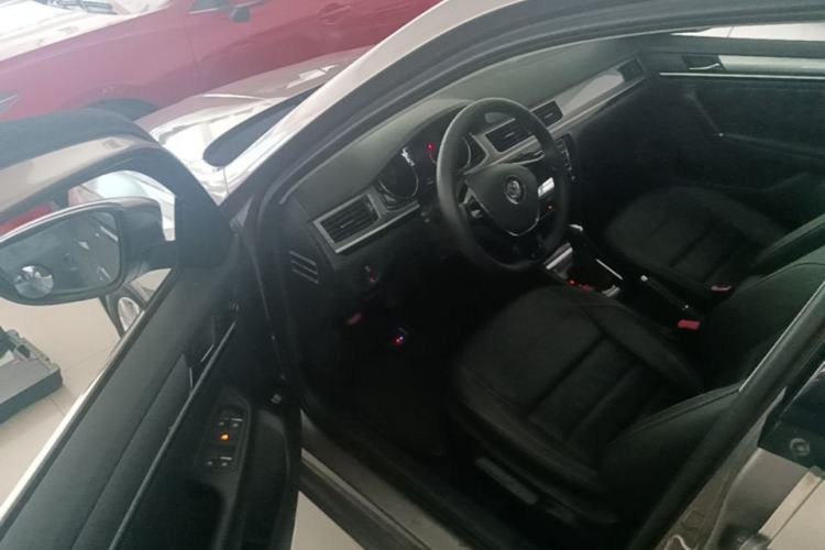 Used Volkswagen Bora 2016 1.6L Automatic Comfort Model Driver Seat