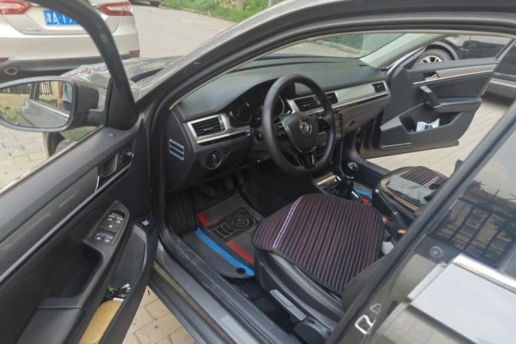 Used Volkswagen Bora 2016 230TSI Manual Comfort Version Driver Seat