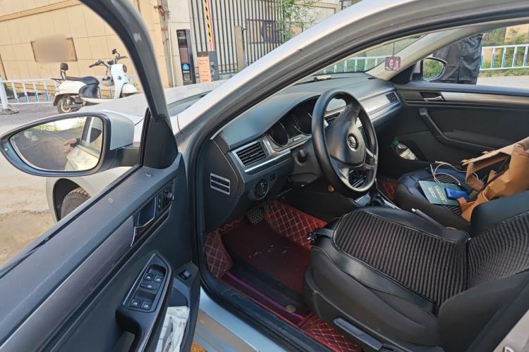 Used Volkswagen Bora 2016 1.6L Automatic Fashion Model Driver Seat