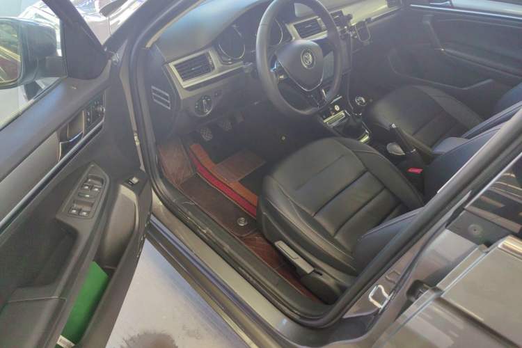 Used Volkswagen Bora 2016 1.6L Manual Comfort Model Driver Seat