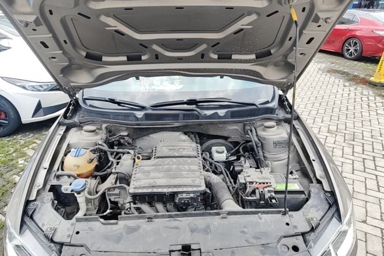 Used Volkswagen Bora 2016 1.6L Automatic Comfort Model Engine Bay