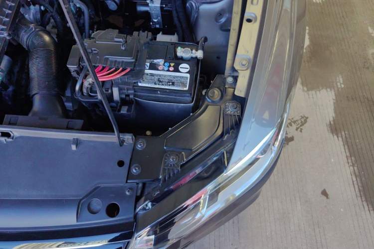 Used Volkswagen Bora 2016 1.6L Manual Comfort Model Engine Bay Left
