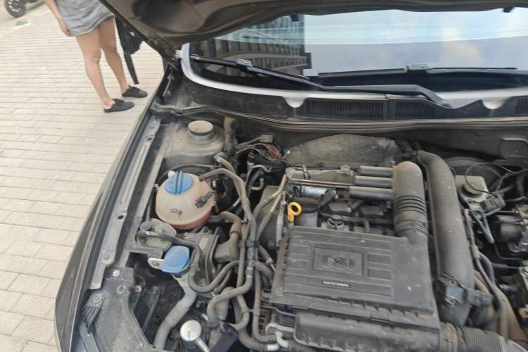 Used Volkswagen Bora 2016 230TSI Manual Comfort Version Engine Bay Right