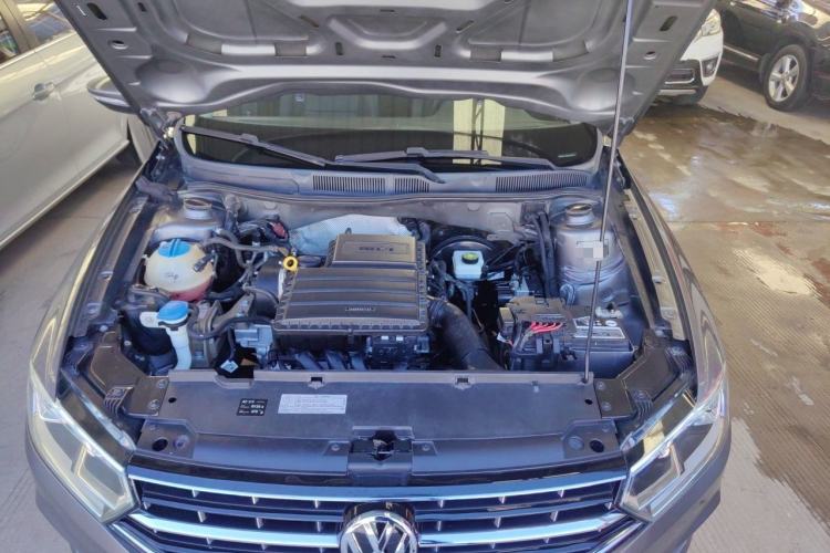 Used Volkswagen Bora 2016 1.6L Manual Comfort Model Engine Bay