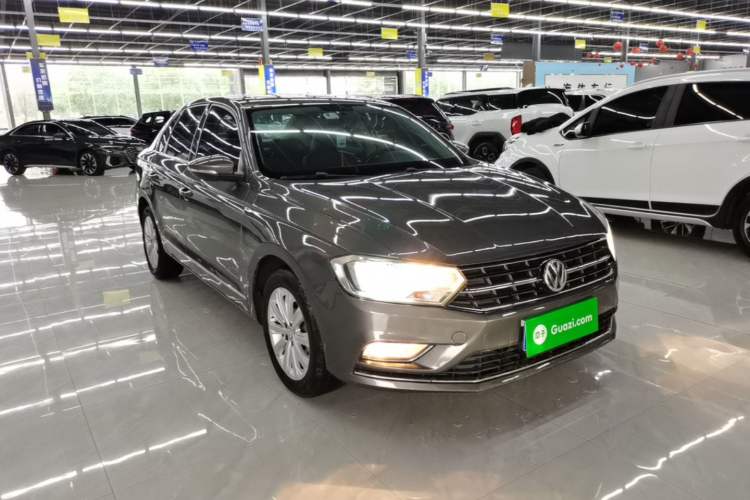 Used Volkswagen Bora 2016 1.6L Automatic Comfort Model Front Right 45 Deg