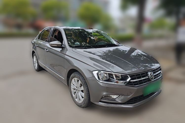 Used Volkswagen Bora 2016 1.6L Manual Comfort Model Front Right 45 Deg