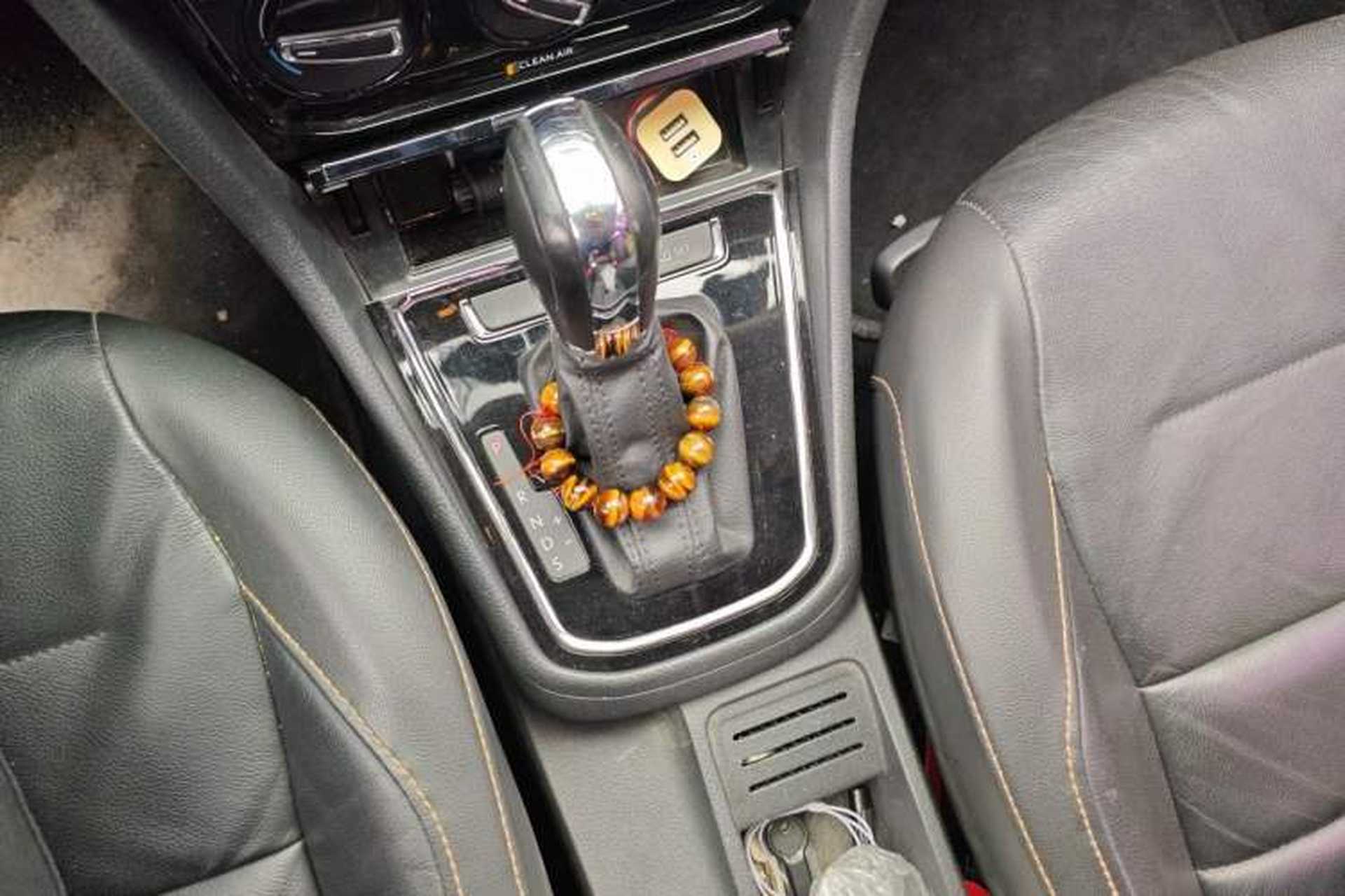 Used Volkswagen Bora 2016 1.6L Automatic Comfort Model Gear Lever