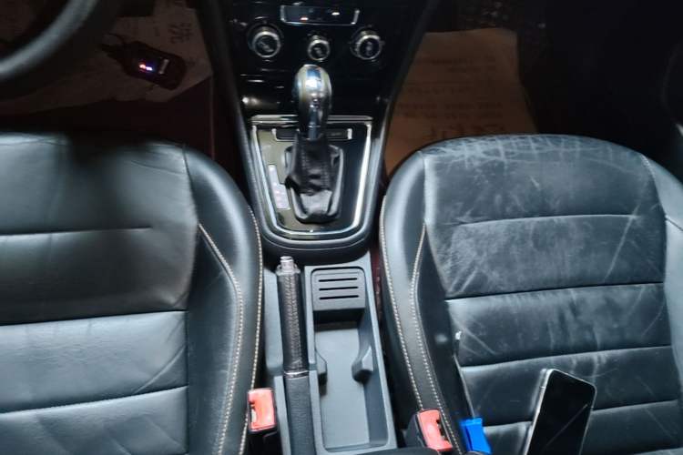 Used Volkswagen Bora 2016 1.6L Automatic Comfort Model Gear Lever