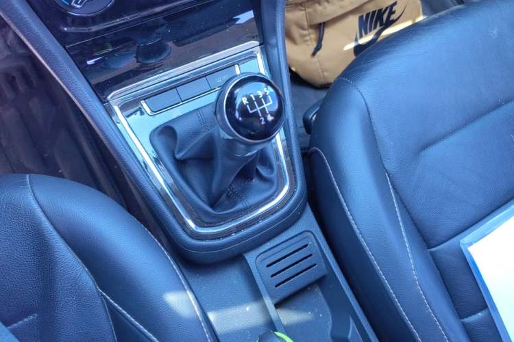 Used Volkswagen Bora 2016 1.6L Manual Comfort Model Gear Lever