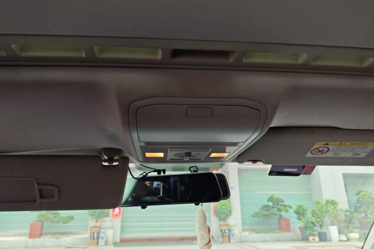 Used Volkswagen Bora 2016 1.6L Automatic Comfort Model Headliner