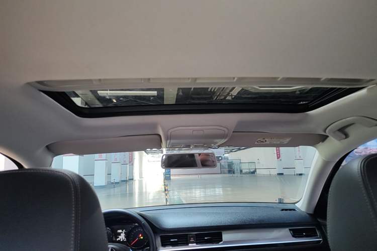 Used Volkswagen Bora 2016 1.6L Automatic Comfort Model Headliner