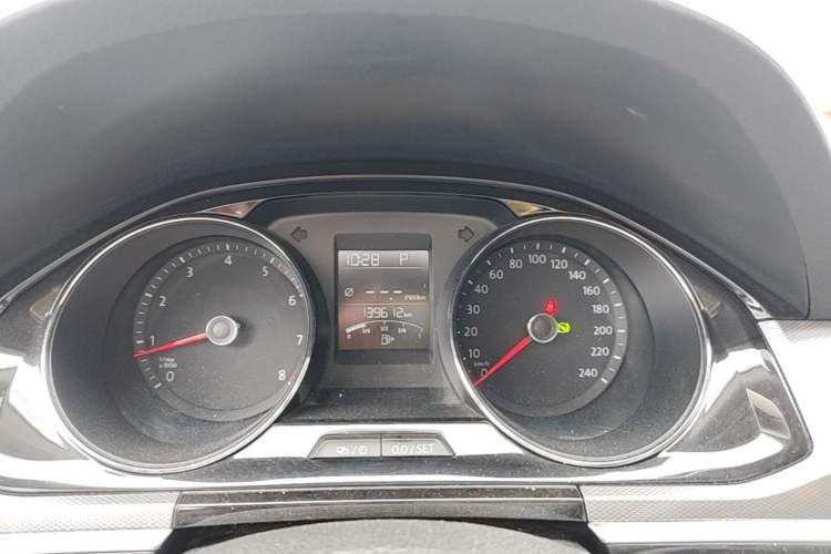 Used Volkswagen Bora 2016 1.6L Automatic Comfort Model Instrument Cluster