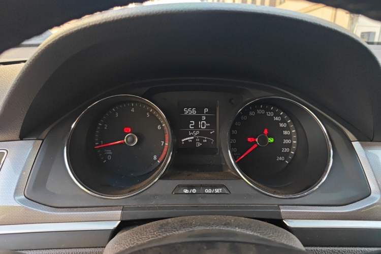 Used Volkswagen Bora 2016 1.6L Automatic Fashion Model Instrument Cluster