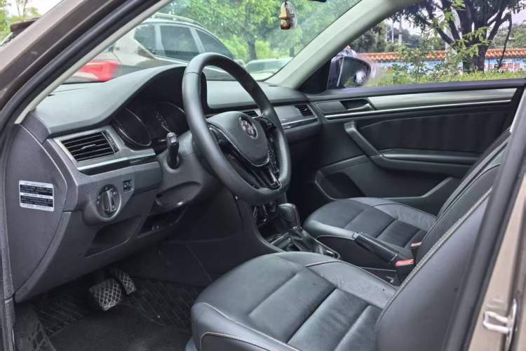 Used Volkswagen Bora 2016 1.6L Automatic Comfort Model Interior 3