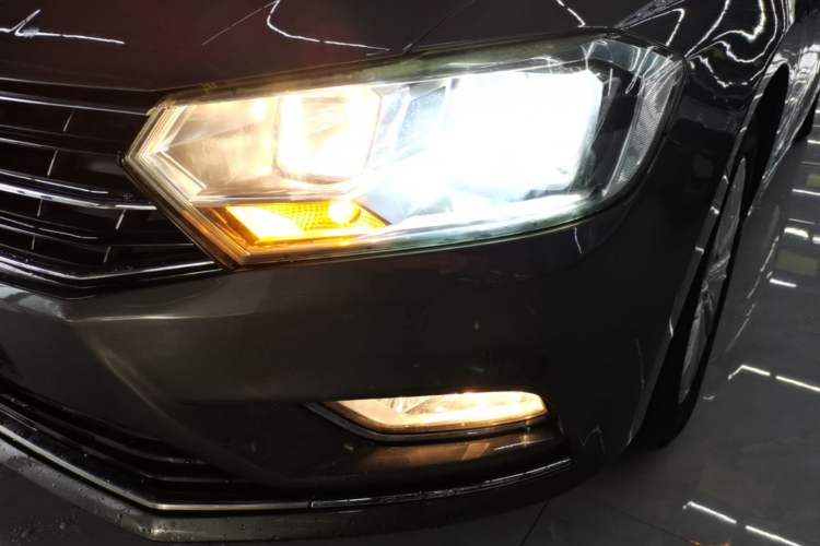 Used Volkswagen Bora 2016 1.6L Automatic Comfort Model Left Front Headlight