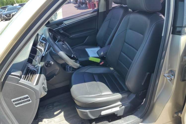 Used Volkswagen Bora 2016 1.6L Manual Comfort Model Left Front Seat