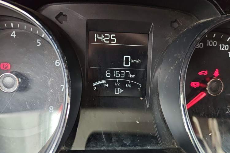 Used Volkswagen Bora 2016 1.6L Manual Comfort Model Odometer Close Up