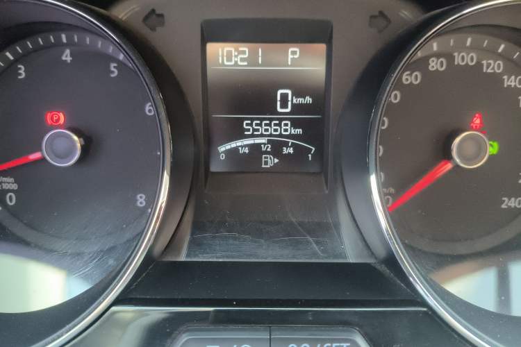 Used Volkswagen Bora 2016 1.6L Automatic Comfort Model Odometer Close Up