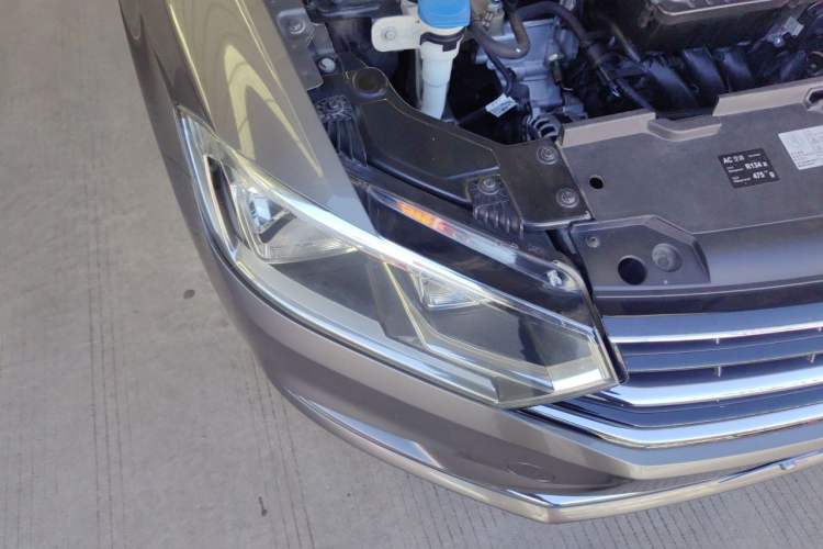 Used Volkswagen Bora 2016 1.6L Manual Comfort Model Right Front Headlight
