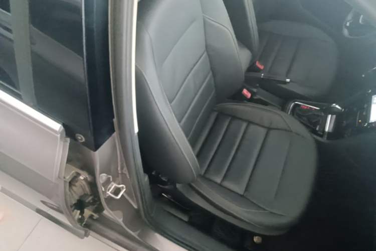 Used Volkswagen Bora 2016 1.6L Automatic Comfort Model Right Front Seat
