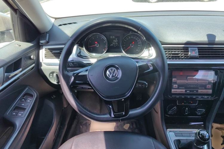 Used Volkswagen Bora 2016 1.6L Manual Comfort Model Steering Wheel