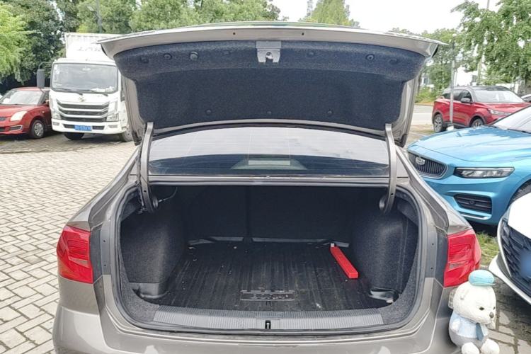 Used Volkswagen Bora 2016 1.6L Automatic Comfort Model Trunk