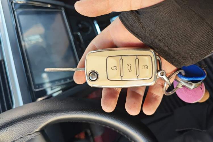 Used Volkswagen Bora 2016 1.6L Automatic Fashion Model Vehicle Key