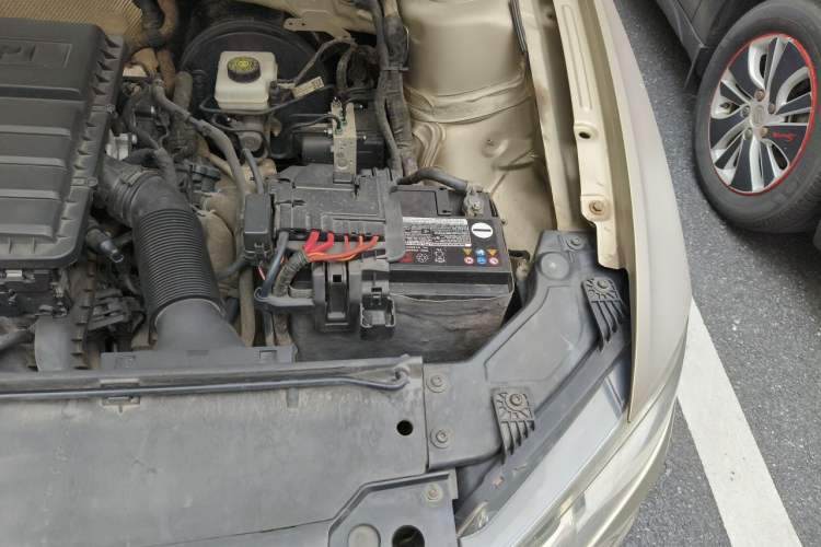 Used Volkswagen Bora 2016 1.6L Automatic Fashion Model Engine Bay Left